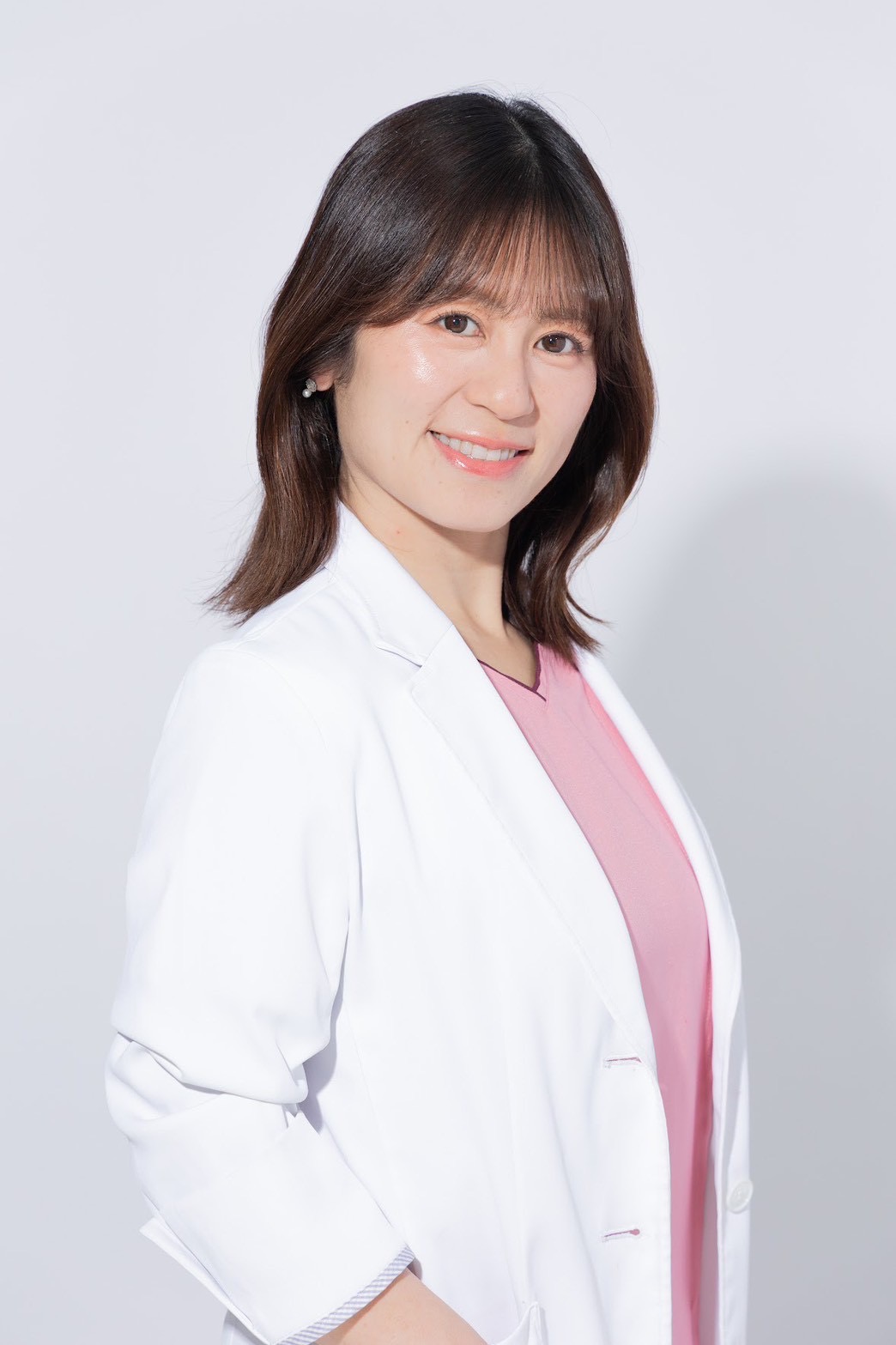 口腔外科医 西山結実香